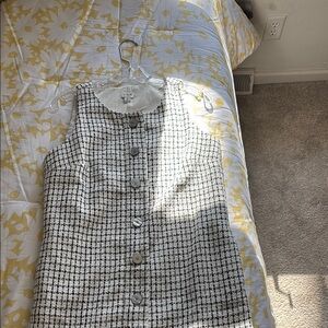 Chic Black and White Sleeveless Dress